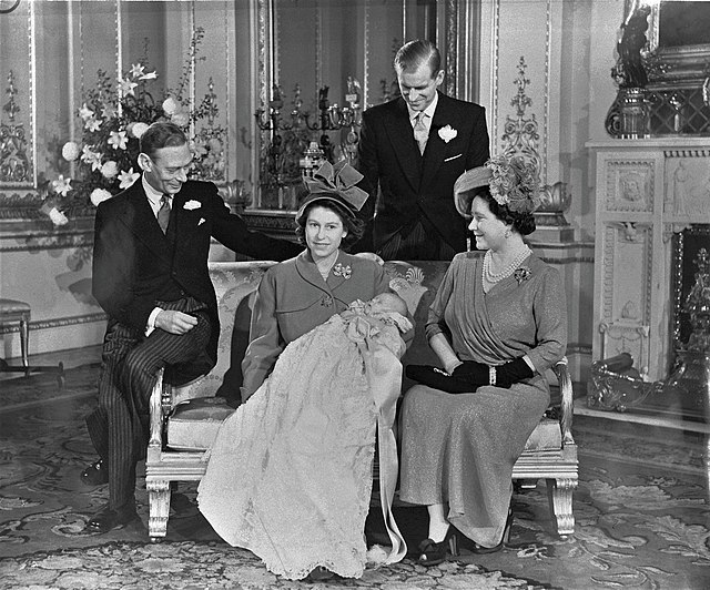 blog-week-1-body-image-1-prince_charles_christening_family_portrait-public-domain