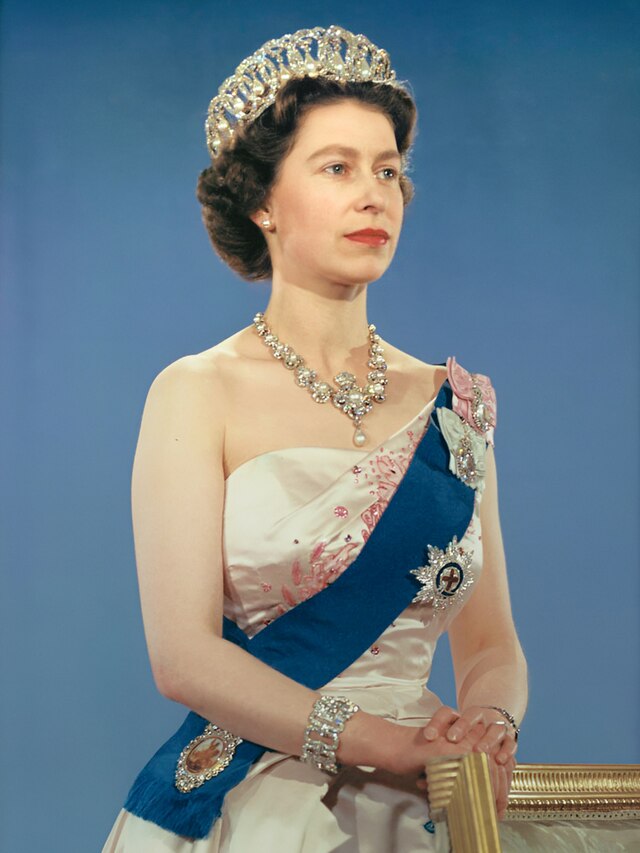 blog-week-2-body-image-2-queen_elizabeth_ii_official_portrait_-for_1959_tour_-public-domain