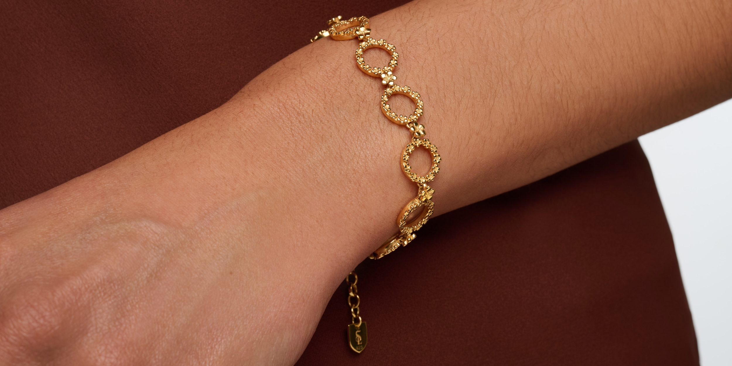 The Forget-Me-Not 'Wreath' 9-carat Gold Link Bracelet