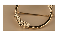 The Forget-Me-Not 'Wreath' Solid 9-carat Gold Brooch