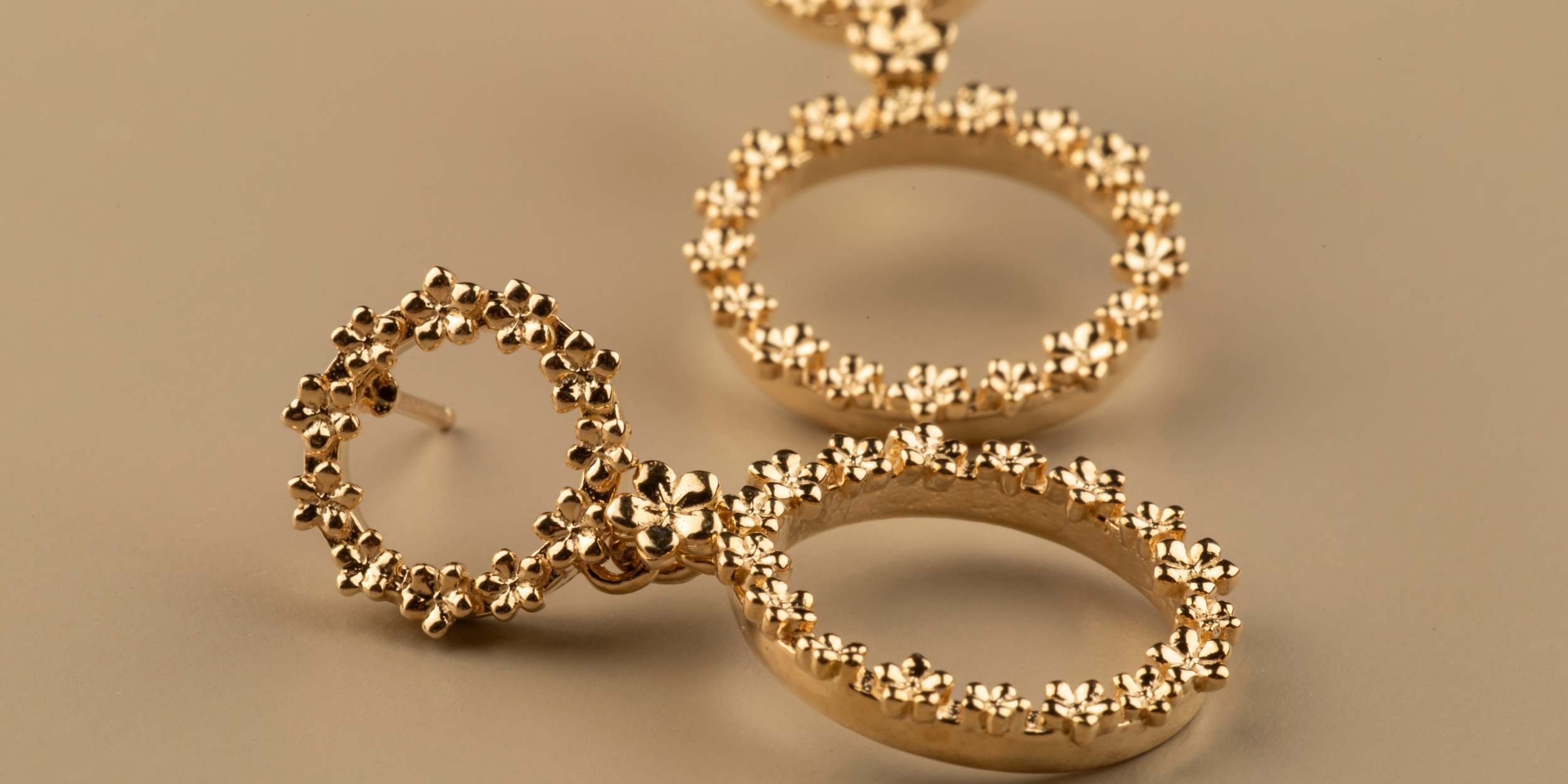The Forget-Me-Not 'Full Floral Wreath' Drop solid 9-carat Gold Earrings