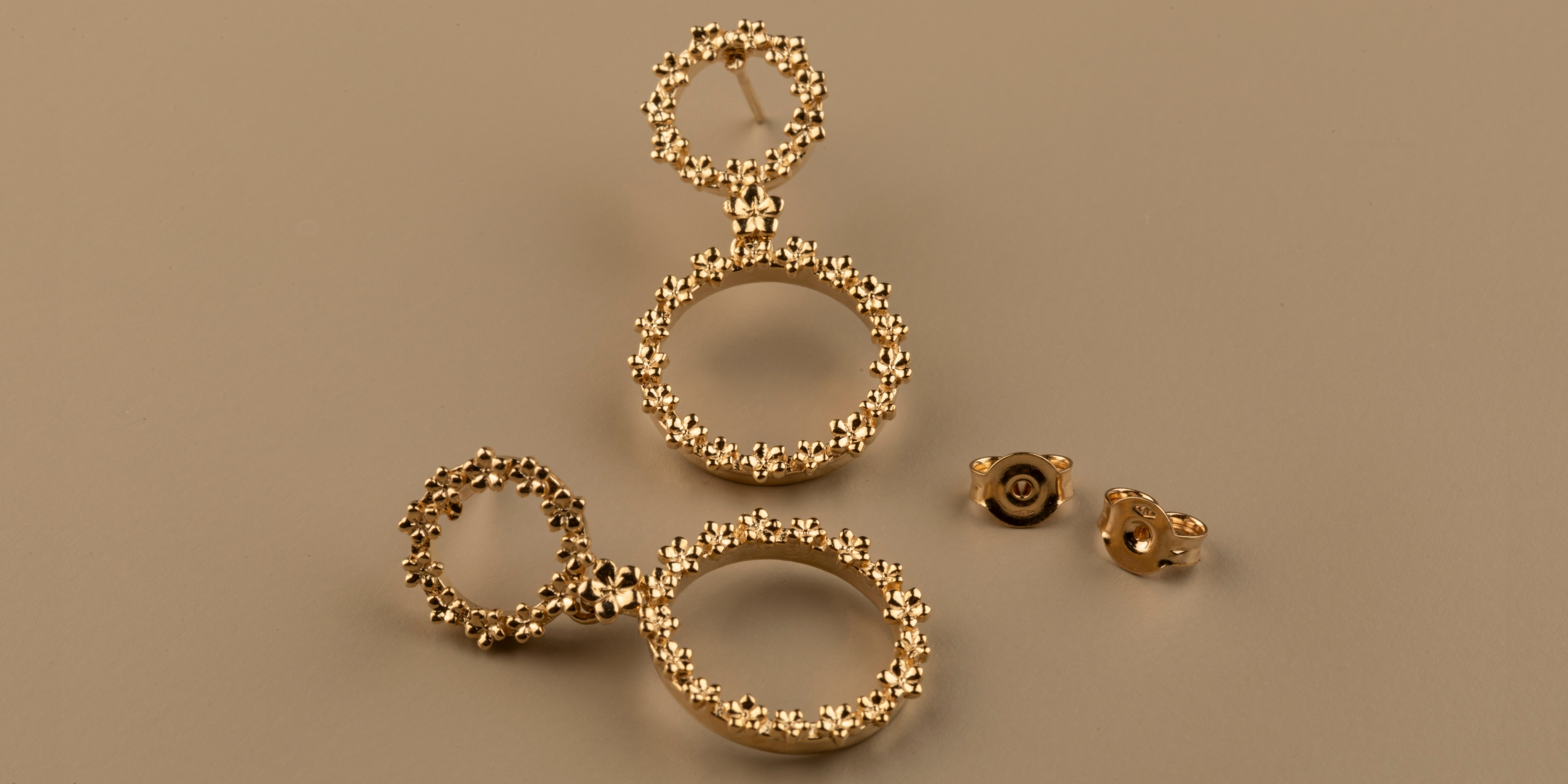 The Forget-Me-Not 'Full Floral Wreath' Drop solid 9-carat Gold Earrings