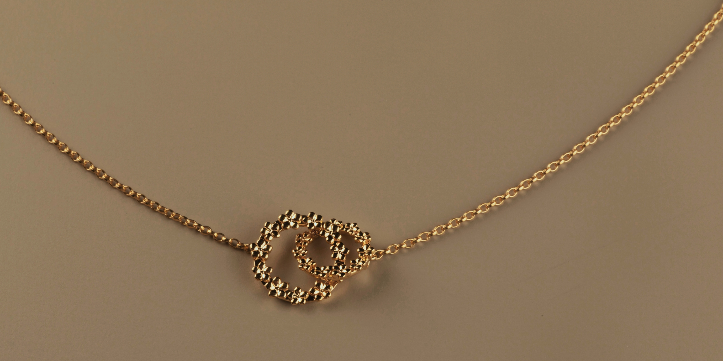 The Forget-Me-Not 'Love Link Wreath' Solid 9-carat Gold Necklace