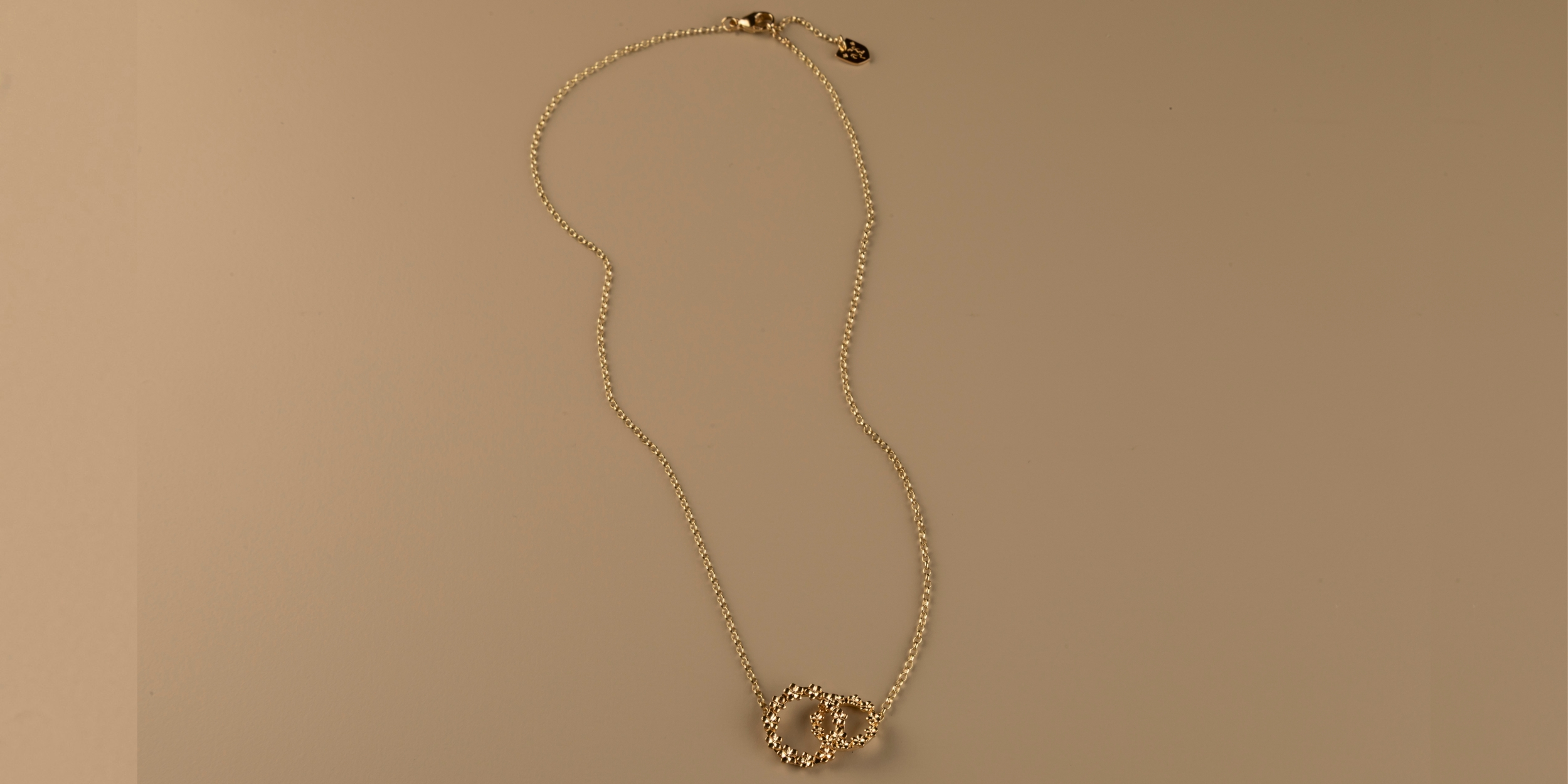 The Forget-Me-Not 'Love Link Wreath' Solid 9-carat Gold Necklace