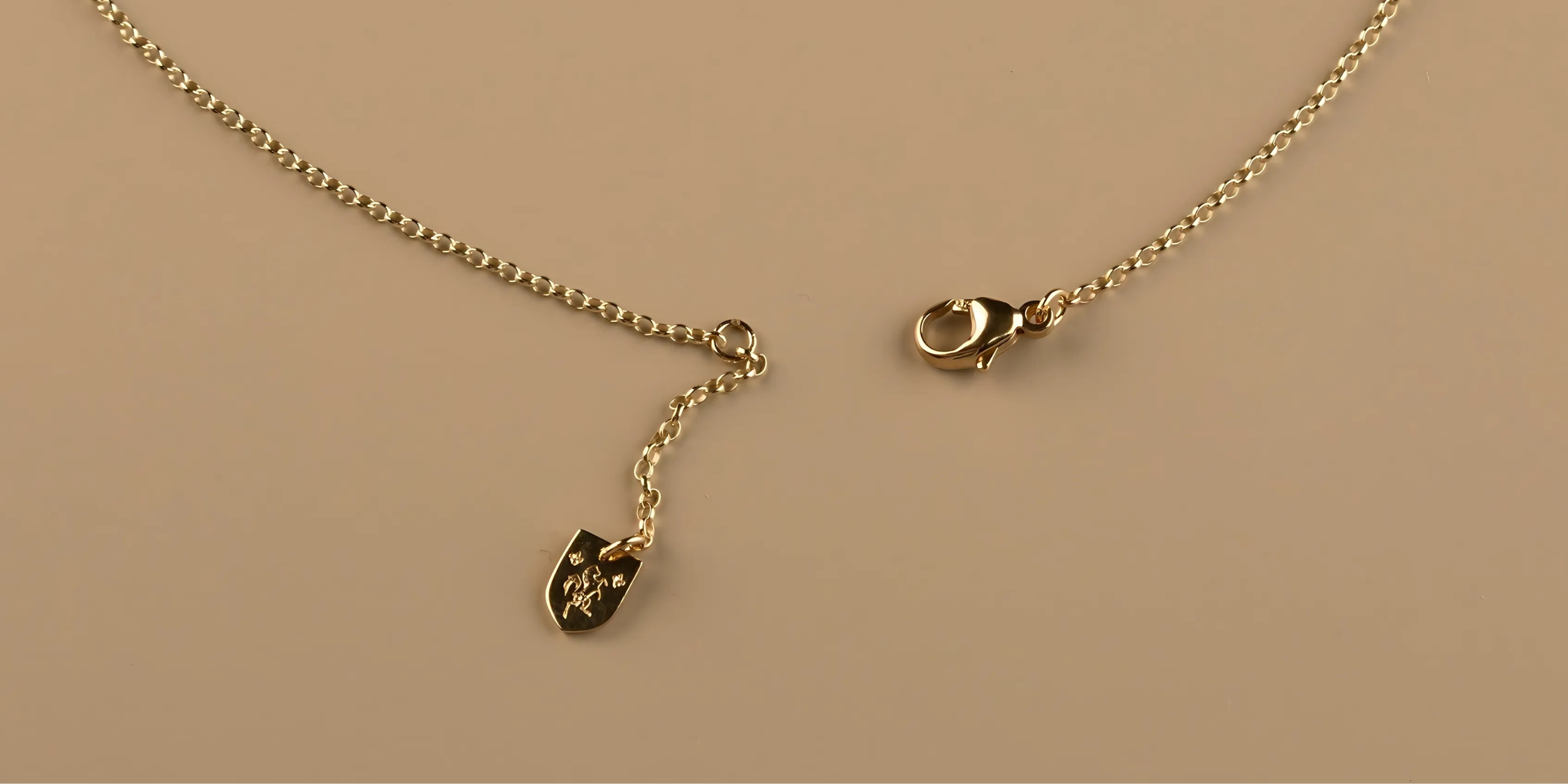 The Forget-Me-Not 'Love Link Wreath' Solid 9-carat Gold Necklace
