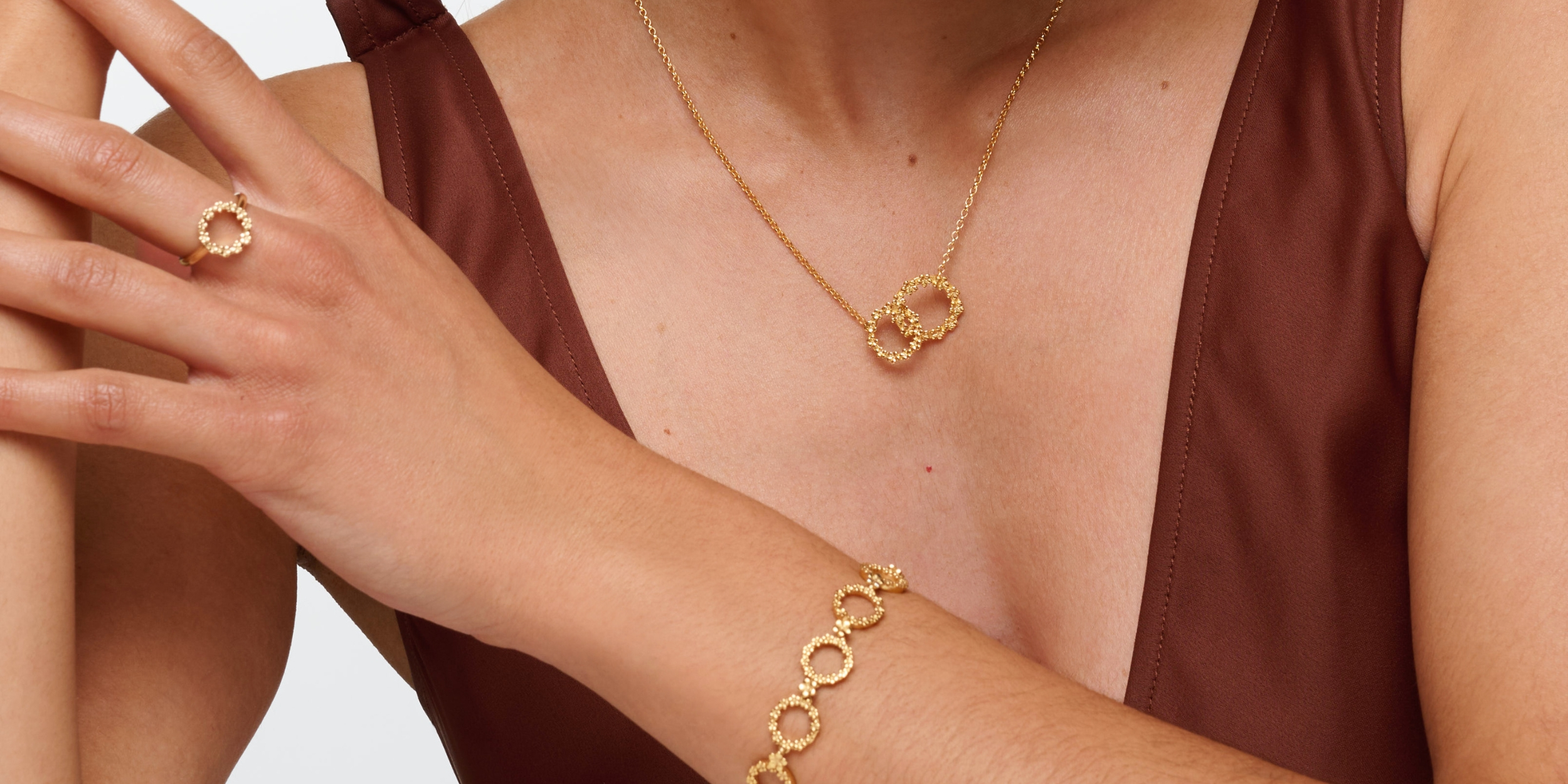 The Forget-Me-Not 'Love Link Wreath' Solid 9-carat Gold Necklace