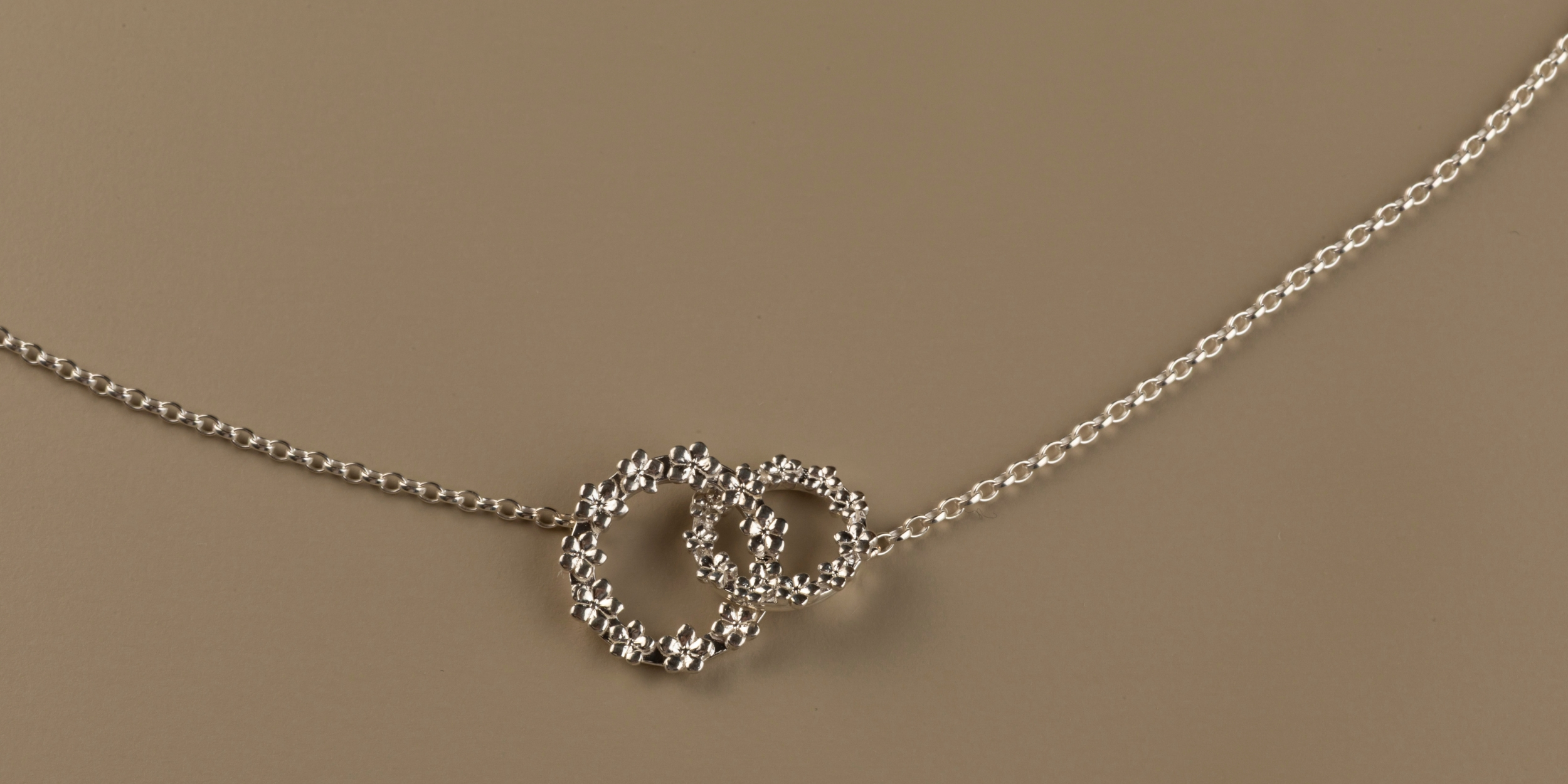The Forget-Me-Not 'Love Link Wreath' Silver Necklace