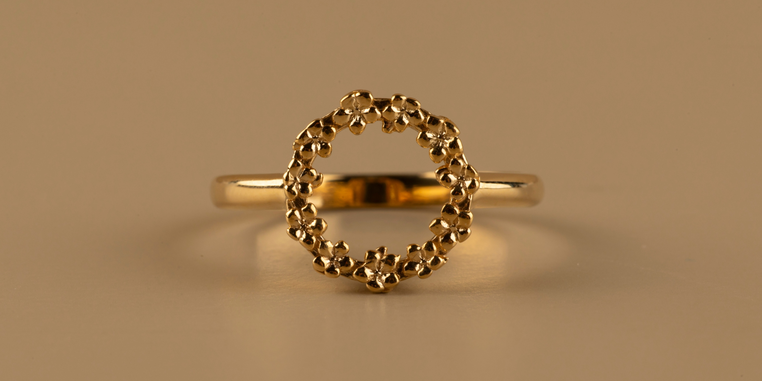 The Forget-Me-Not 'Wreath' Solid 9-carat Gold Ring