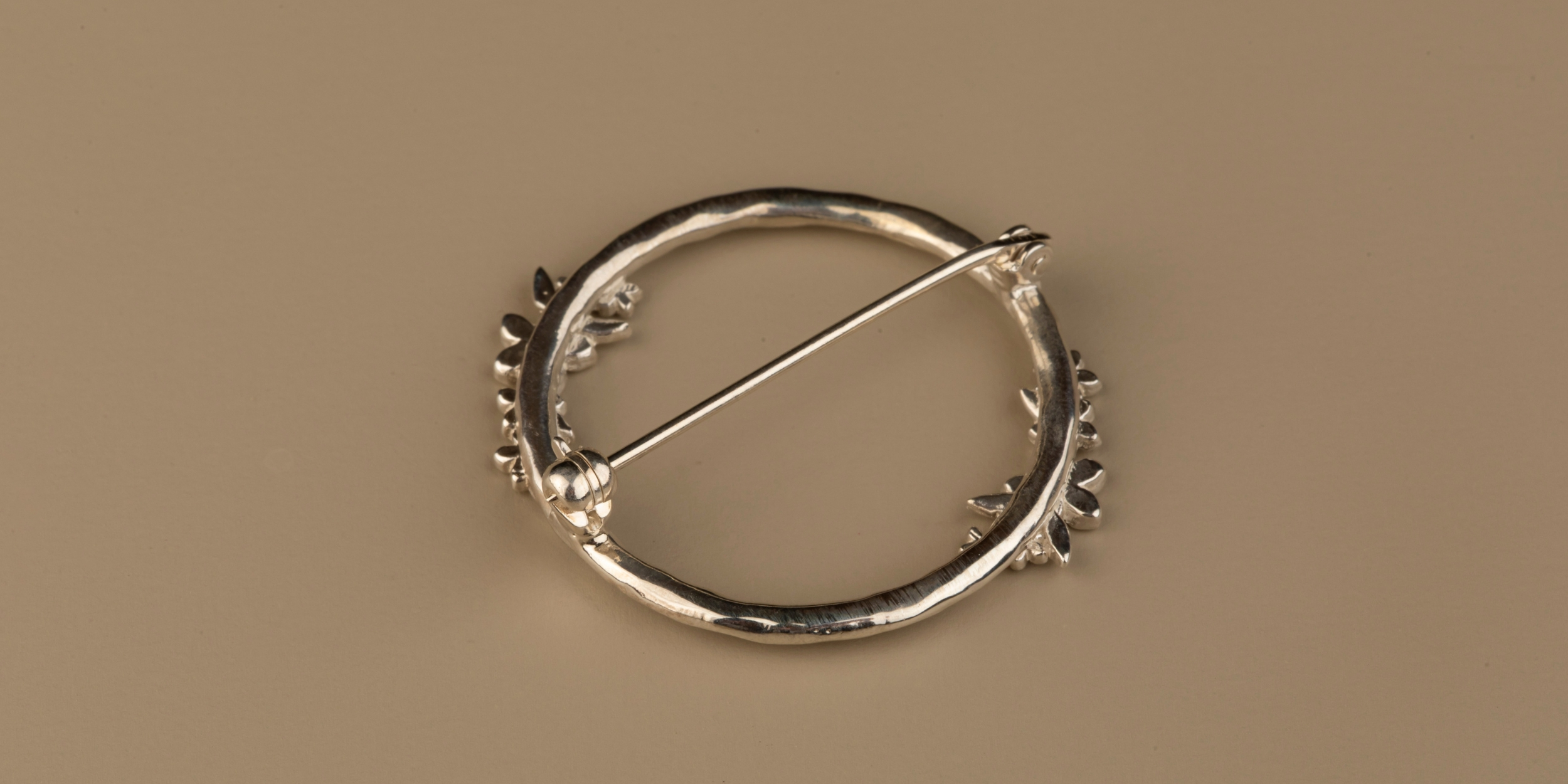 The Forget-Me-Not 'Wreath' Silver Brooch