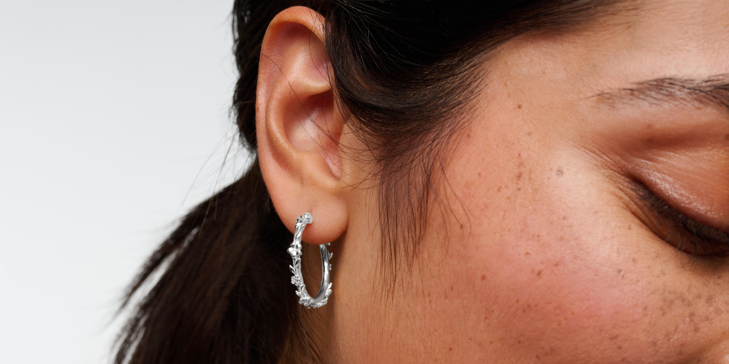 The Forget-Me-Not 'Wreath' Silver Hoop Earrings