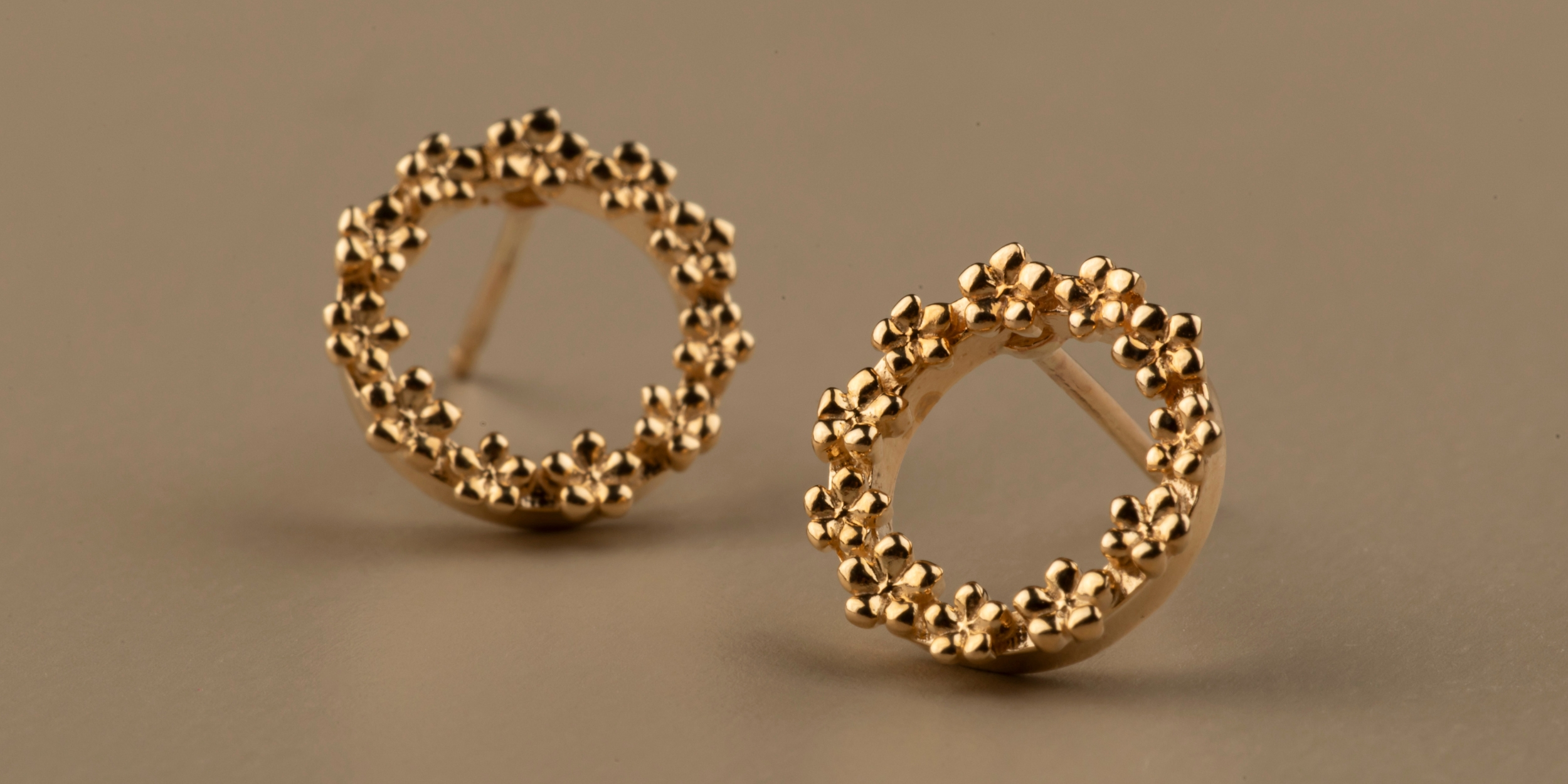 The Forget-Me-Not 'Wreath' 9-carat Gold Stud Earrings