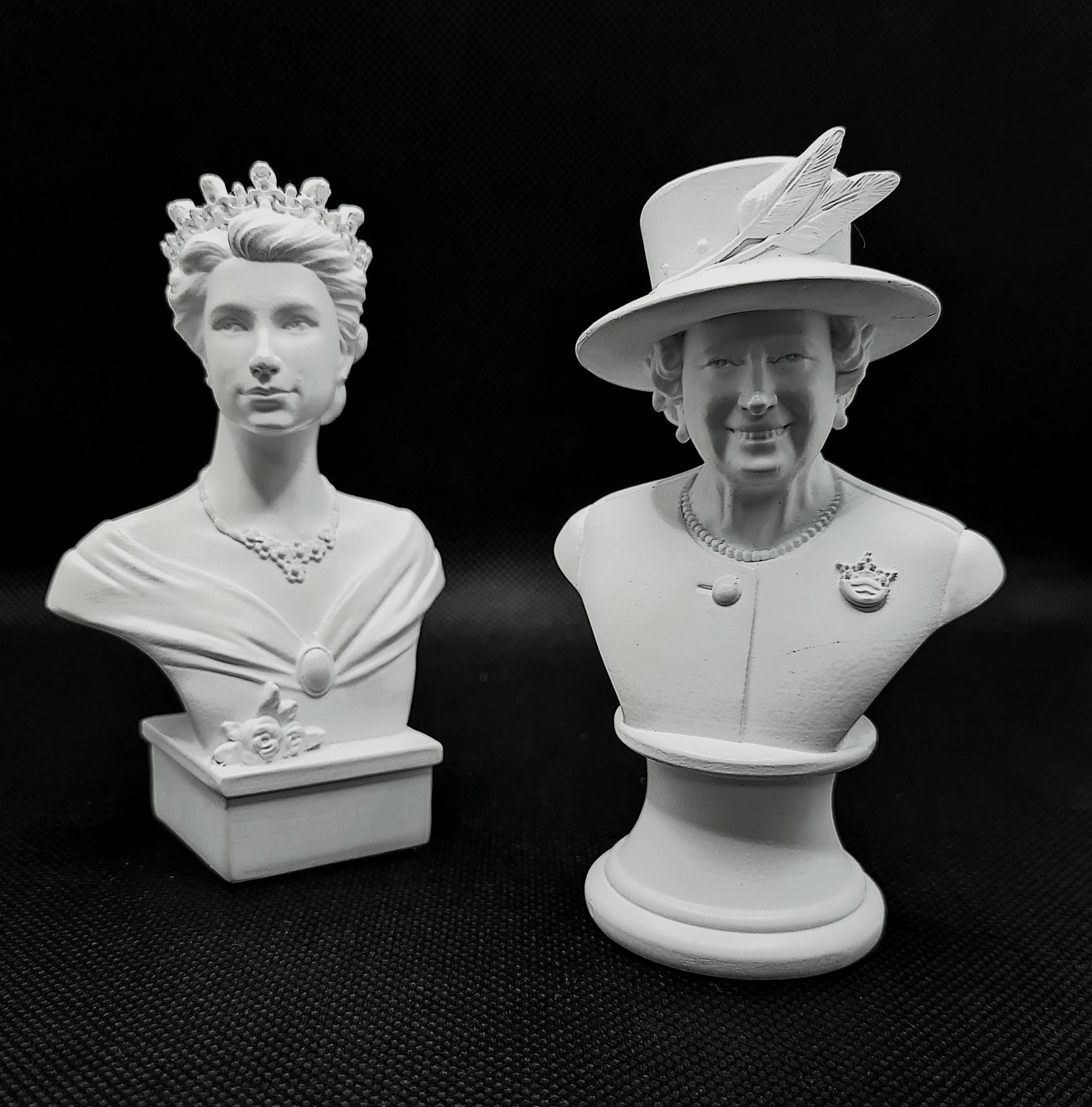 Queen Elizabeth II Figurines 1952-2022 Queen Elizabeth II Figurines 1952-2022